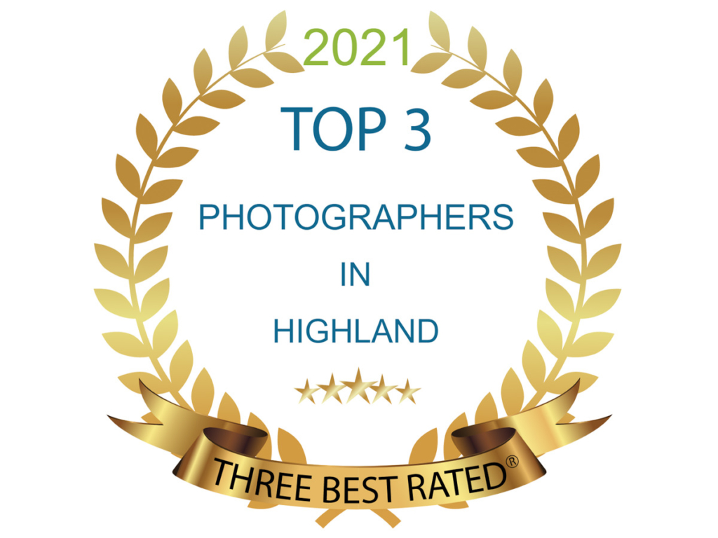 Logo for Three Best Rated for Top 3 Photographers in Highland in 2021, comprised of a ring of leaves and five gold stars