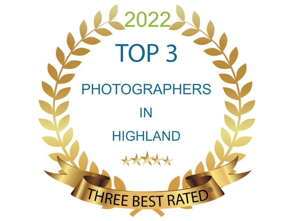 Logo for Three Best Rated for Top 3 Photographers in Highland in 2022, comprised of a ring of leaves and five gold stars